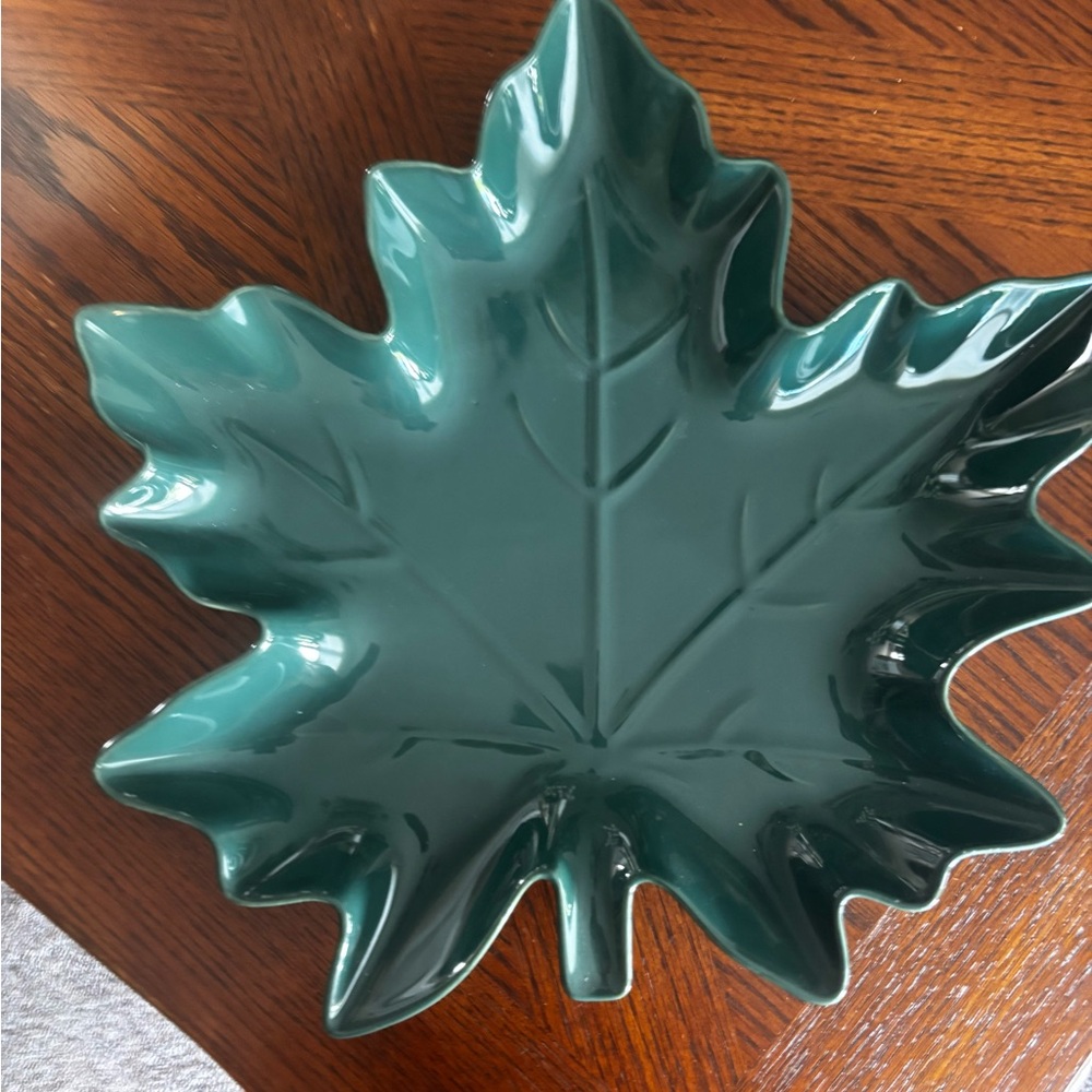 Green Leaf-Shaped Ceramic Dish